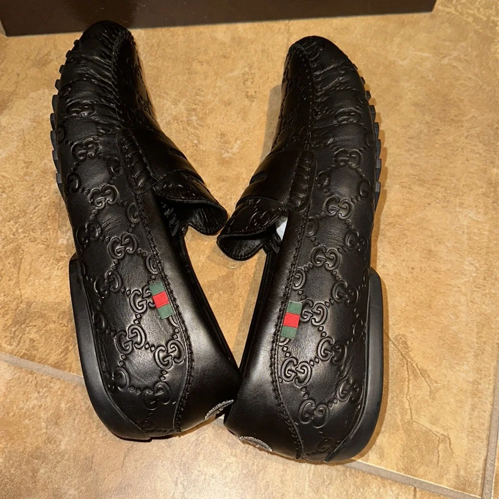 GUCCI Black Leather Logo Embossed Guccissima Drivers